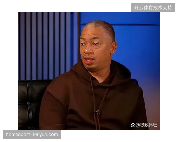 泰伦·卢强调快速复盘与心理重塑，其危机管理能力在快船队背靠背赛程中面临考验